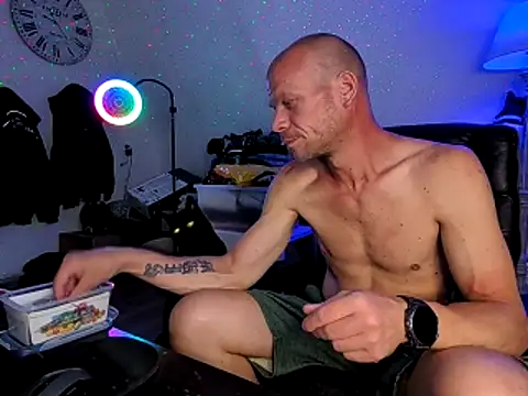 Kinky Play1 online show from June 18, 2026, 7:19 pm
