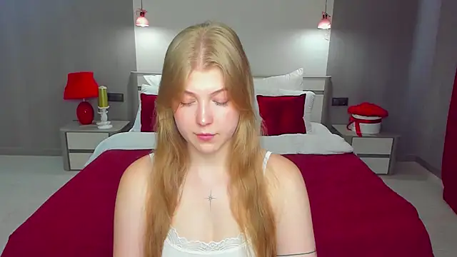 Stella Light online show from July 13, 2026, 5:51 am