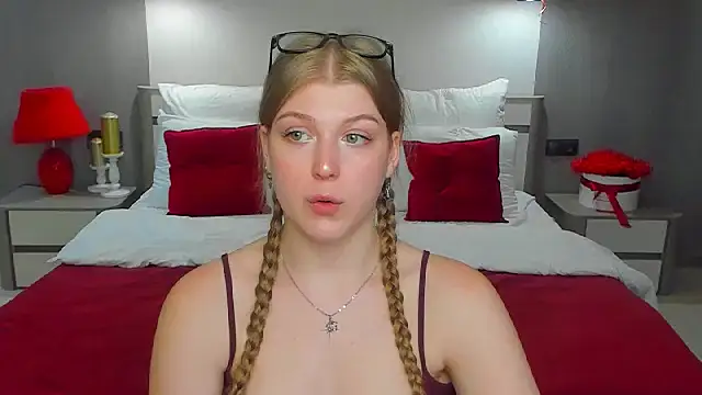 Stella Light online show from July 7, 2026, 7:23 am