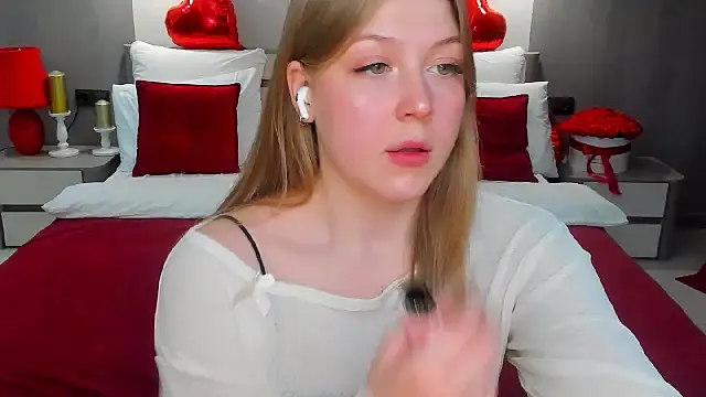 Snapshot of Stella_Light chatting on February 27, 2026, 6:41 pm Stella Light online show from February 27, 2026, 6:41 pm