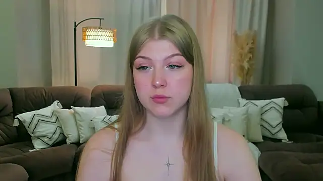 Snapshot of Stella_Light chatting on June 10, 2026, 12:28 pm Stella Light online show from June 10, 2026, 12:28 pm