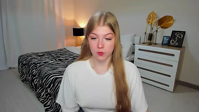Snapshot of Stella_Light chatting on June 3, 2026, 11:11 am Stella Light online show from June 3, 2026, 11:11 am
