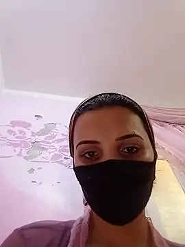 SandyAmr online show from July 19, 2026, 8:23 am