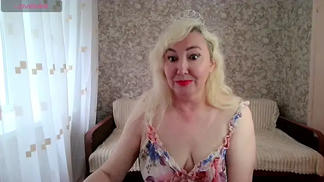 LadyKriss online show from June 21, 2026, 4:29 am