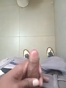 Snapshot of HeatableRevan chatting on March 16, 2026, 7:23 am HeatableRevan online show from March 16, 2026, 7:23 am