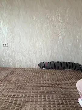 Love  Mom online show from April 4, 2026, 5:25 am