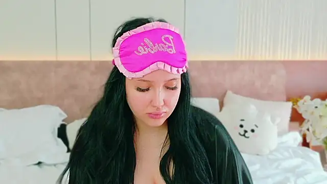 Felicia Herceg online show from February 7, 2026, 8:00 am