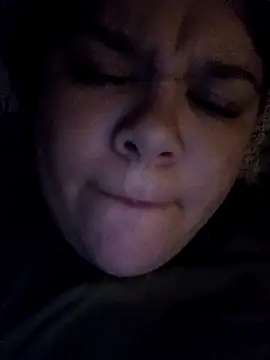 ollaaaaaaai online show from November 9, 2025, 3:05 pm