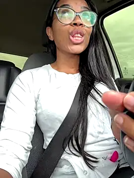 raphaelasoares online show from December 14, 2025, 10:21 am