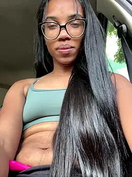 raphaelasoares online show from December 4, 2025, 4:28 pm