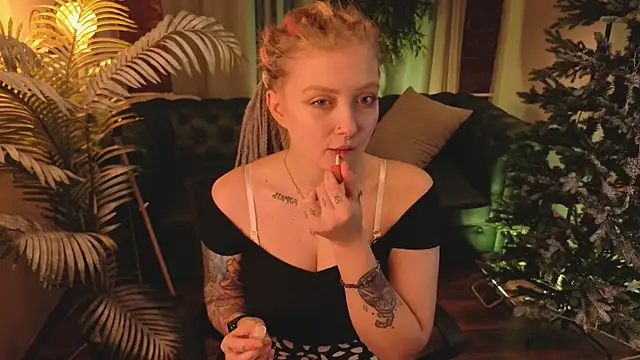 Kiki shay online show from December 4, 2025, 1:54 pm