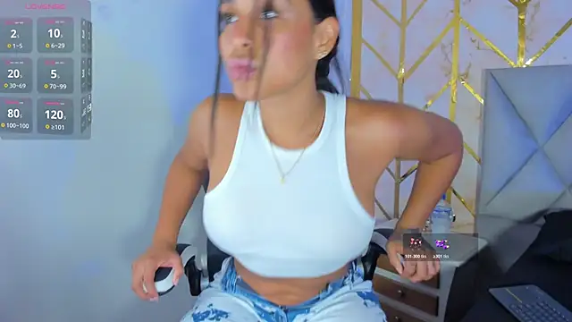 Snapshot of sofialaurentxox chatting on November 18, 2025, 7:39 pm sofialaurentxox online show from November 18, 2025, 7:39 pm