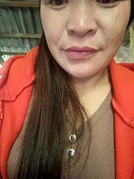 chipu06 online show from November 4, 2025, 2:37 am