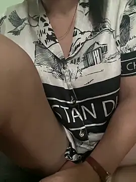 Winny-sexy online show from June 17, 2026, 1:38 am