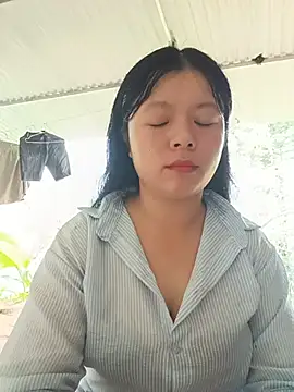 lisa-bae00 online show from July 14, 2026, 2:05 am