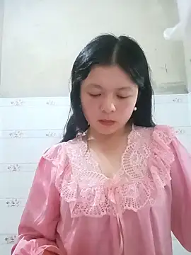 lisa-bae00 online show from June 10, 2026, 2:07 pm