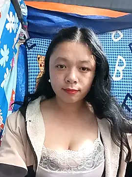 lisa-bae00 online show from December 18, 2025, 12:09 pm