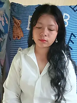 lisa-bae00 online show from June 18, 2026, 12:42 am
