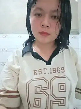 lisa-bae00 online show from July 4, 2026, 3:16 pm