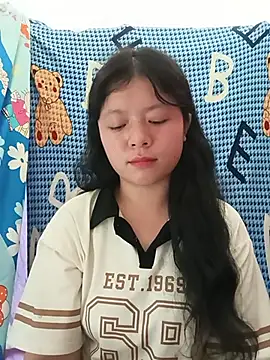 lisa-bae00 online show from July 4, 2026, 1:23 am