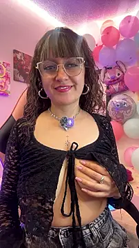 Pinkvixen69 online show from August 5, 2026, 5:07 pm