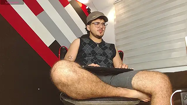 Snapshot of Zac_Golden chatting on June 16, 2026, 12:27 pm Zac Golden online show from June 16, 2026, 12:27 pm