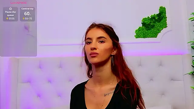 ElisaCharm online show from February 2, 2026, 5:28 am