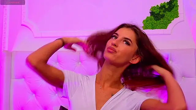 ElisaCharm online show from May 14, 2026, 3:58 am