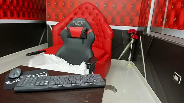 Bianca Millf online show from November 7, 2025, 3:11 am