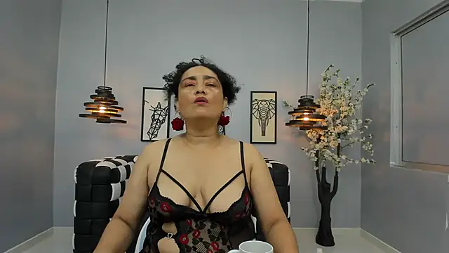 Bianca Millf online show from May 7, 2026, 3:55 am