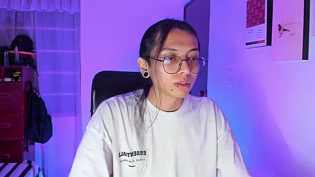  Astrea  online show from February 20, 2026, 1:13 am