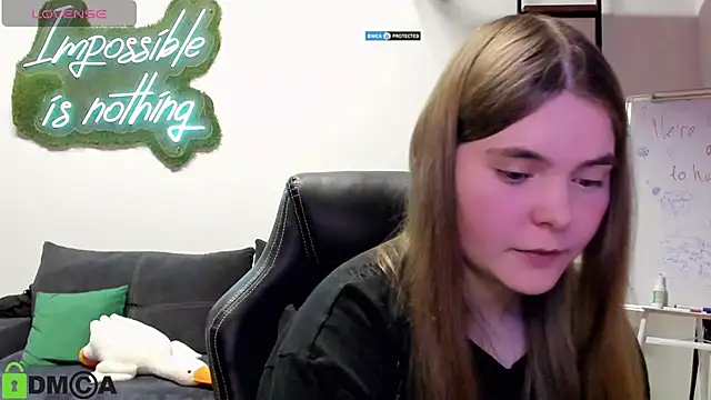 MiraaBloom online show from October 20, 2025, 3:23 pm