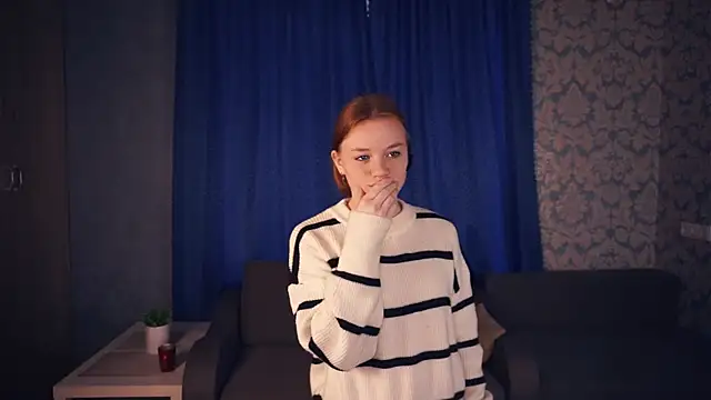 KarlynGow online show from November 9, 2025, 6:17 am