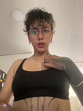 Abby Evanns1 online show from February 5, 2026, 2:35 pm