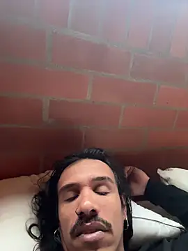 Snapshot of caiiobahia chatting on February 10, 2026, 11:53 am caiiobahia online show from February 10, 2026, 11:53 am