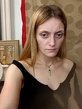 Tessietee online show from April 25, 2026, 11:24 am