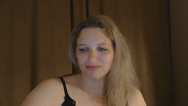 ElisSky301 online show from June 6, 2026, 8:25 pm