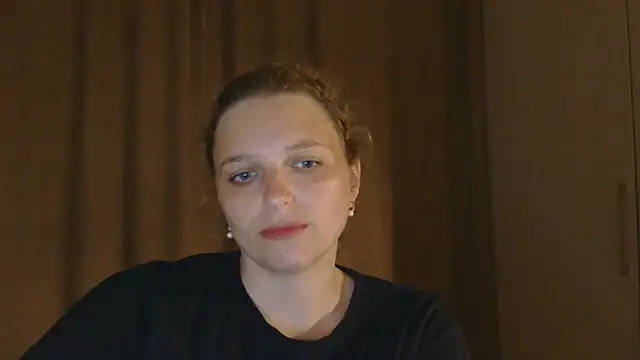 ElisSky301 online show from June 2, 2026, 7:36 pm