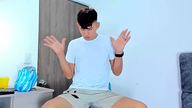 Nicolas Torres  online show from November 5, 2025, 7:22 am