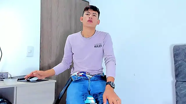 Nicolas Torres  online show from November 10, 2025, 7:35 am