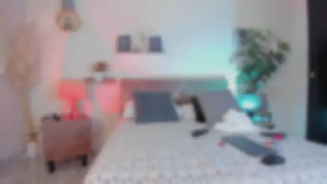YariRose online show from June 15, 2026, 3:44 pm