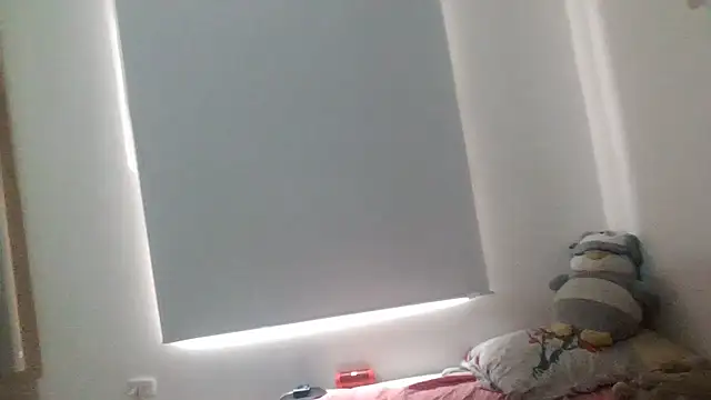 Layla Latina online show from October 29, 2025, 7:57 pm