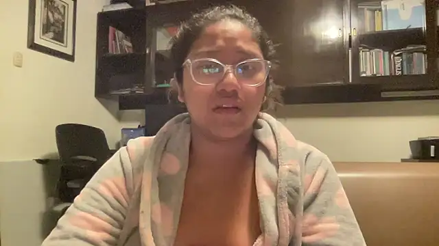 Kmiii21 online show from November 5, 2025, 1:31 am