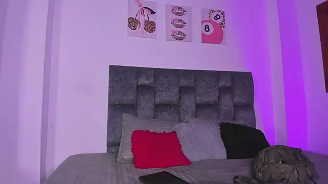 kittymonroe1 online show from June 7, 2026, 5:51 pm