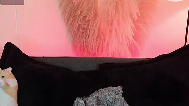 mia roux1 online show from August 2, 2026, 8:39 pm