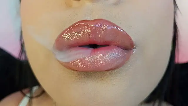 mia roux1 online show from April 25, 2026, 11:57 pm