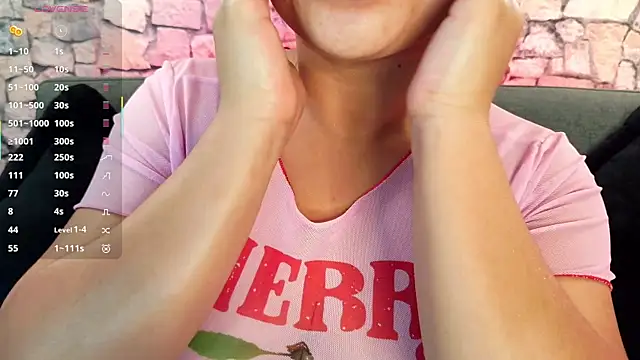 mia roux1 online show from October 26, 2025, 3:12 pm