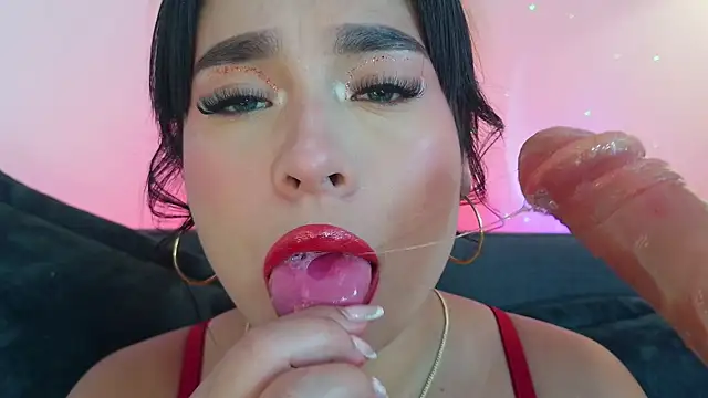 mia roux1 online show from April 20, 2026, 10:44 pm