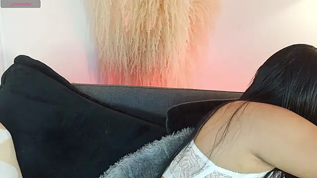 mia roux1 online show from July 20, 2026, 11:29 pm