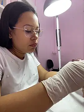 PaulaCruz01 online show from February 4, 2026, 8:48 pm